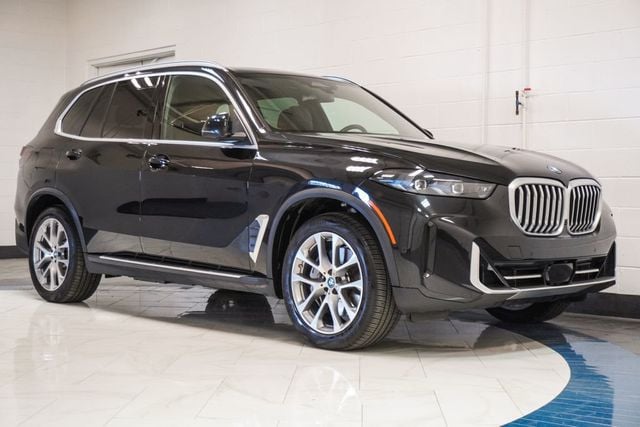 2025 BMW X5 xDrive50e's photo