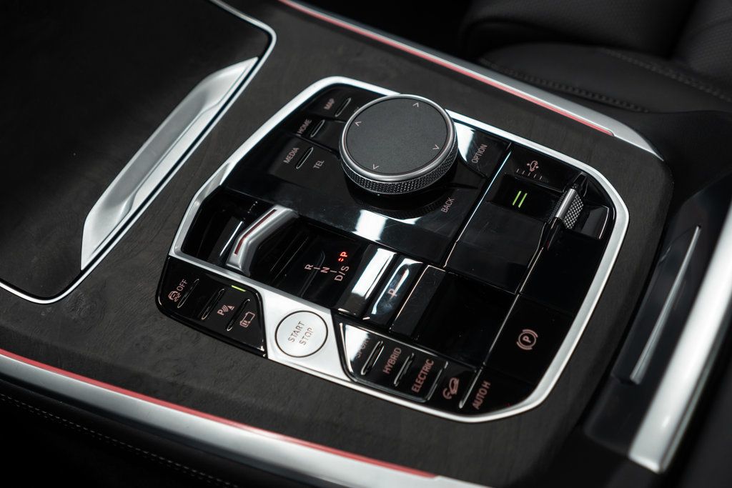 2025 Bmw X5 xDrive50e photo 13