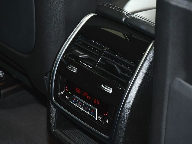 2025 BMW X7 M60i - 23002458 - 52