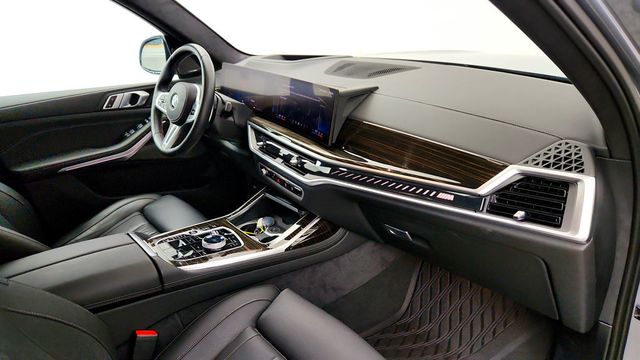 2025 BMW X7 M60i SAV w/ Driving Assistance Professional & Executive Packages - 22931500 - 27