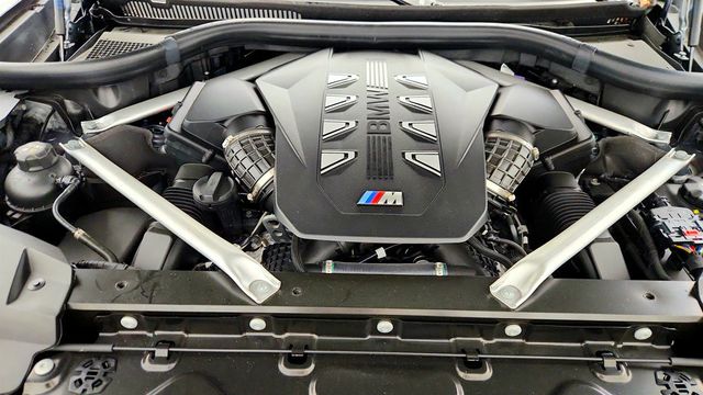 2025 BMW X7 M60i SAV w/ Driving Assistance Professional & Executive Packages - 22931500 - 29