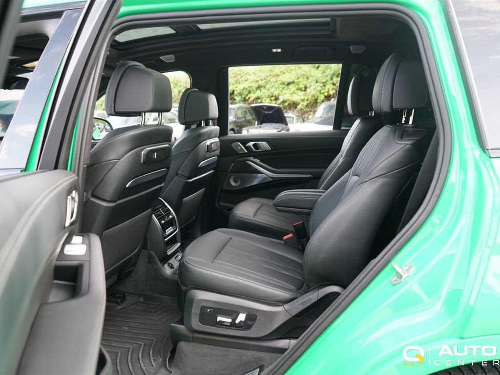 2025 BMW X7 M60i Sports Activity Vehicle - 23057765 - 33