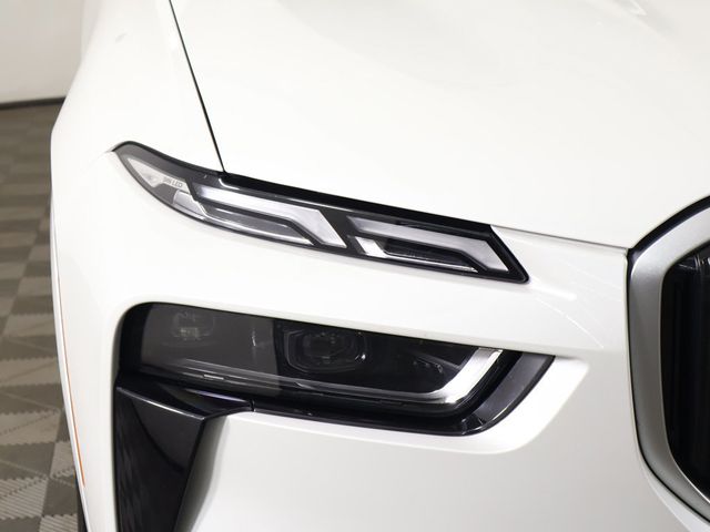 2025 BMW X7 M60i Sports Activity Vehicle - 23088371 - 17
