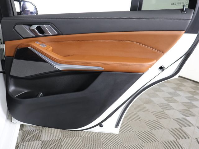 2025 BMW X7 M60i Sports Activity Vehicle - 23088371 - 31