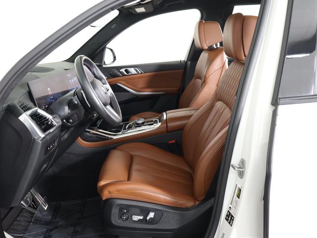 2025 BMW X7 M60i Sports Activity Vehicle - 23088371 - 34