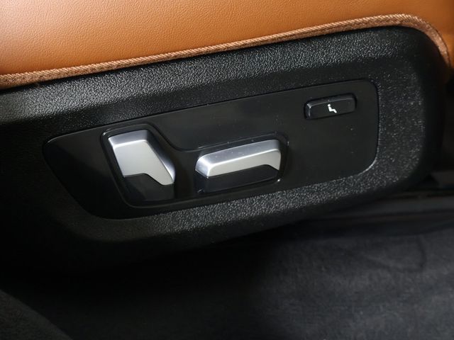 2025 BMW X7 M60i Sports Activity Vehicle - 23088371 - 43