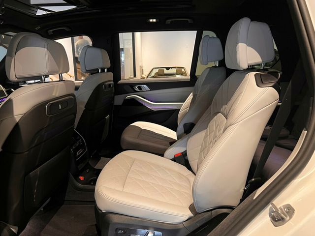 2025 BMW X7 M SportPkg/M SportProPkg/PremiumPkg/CaptainsChairs/ParkAssistPkg - 22978760 - 24