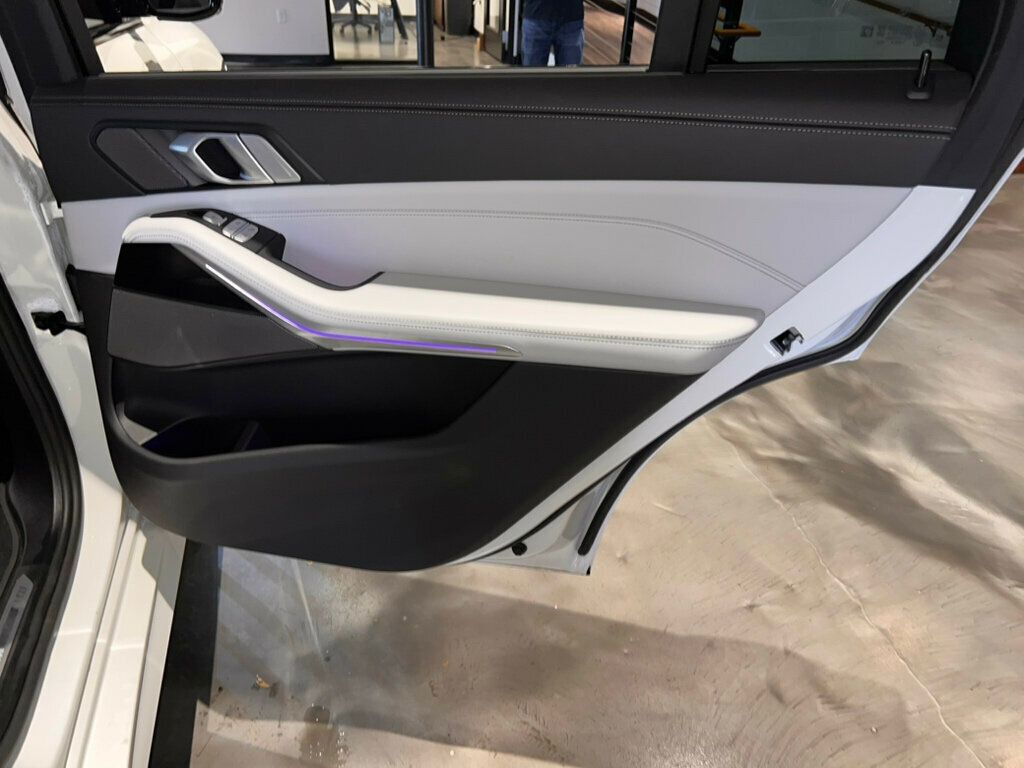 2025 BMW X7 M SportPkg/M SportProPkg/PremiumPkg/CaptainsChairs/ParkAssistPkg - 22978760 - 30