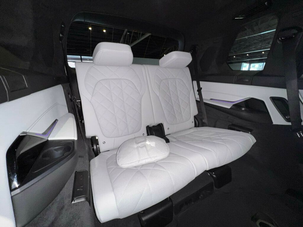 2025 BMW X7 M SportPkg/M SportProPkg/PremiumPkg/CaptainsChairs/ParkAssistPkg - 22978760 - 33
