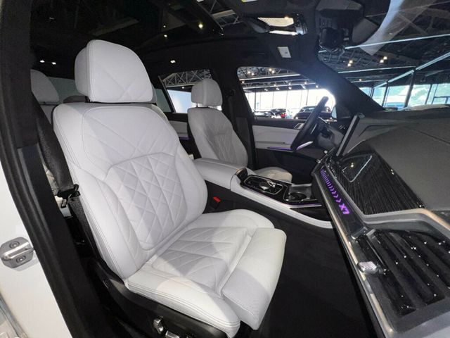 2025 BMW X7 M SportPkg/M SportProPkg/PremiumPkg/CaptainsChairs/ParkAssistPkg - 22978760 - 36