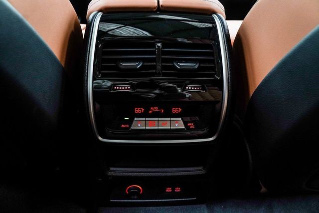 2025 BMW X7 xDrive40i Sports Activity Vehicle - 22984495 - 19