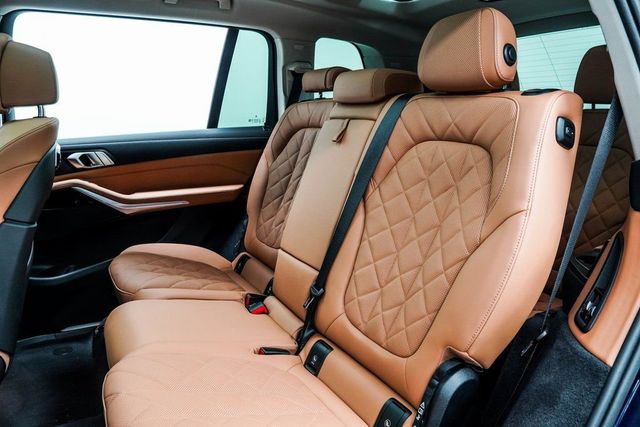 2025 BMW X7 xDrive40i Sports Activity Vehicle - 22984495 - 38