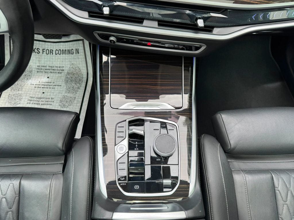 2025 BMW X7 xDrive40i Sports Activity Vehicle - 23037291 - 29