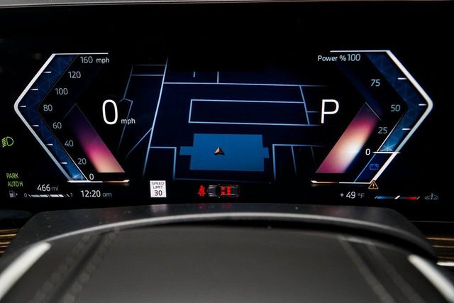 2025 BMW X7 xDrive40i Sports Activity Vehicle - 23008433 - 29