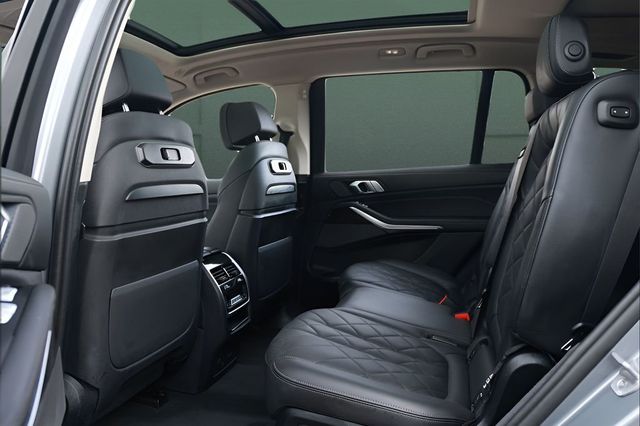 2025 BMW X7 xDrive40i Sports Activity Vehicle - 22996617 - 10