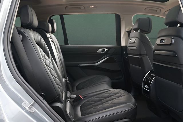 2025 BMW X7 xDrive40i Sports Activity Vehicle - 22996617 - 12