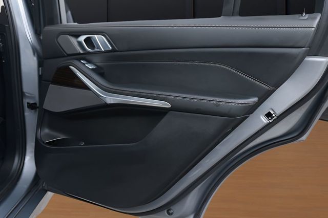 2025 BMW X7 xDrive40i Sports Activity Vehicle - 22996617 - 19