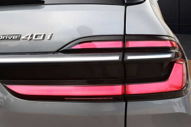 2025 BMW X7 xDrive40i Sports Activity Vehicle - 22996617 - 24