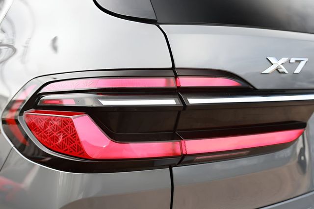 2025 BMW X7 xDrive40i Sports Activity Vehicle - 22996617 - 25