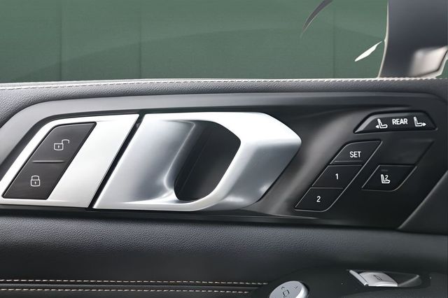 2025 BMW X7 xDrive40i Sports Activity Vehicle - 22996617 - 31