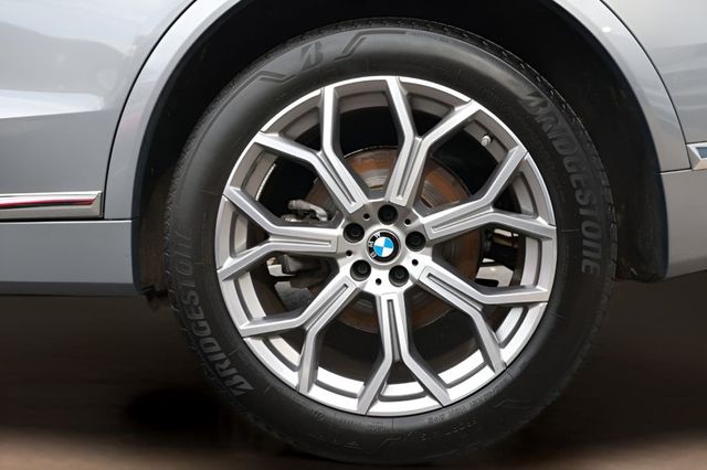 2025 BMW X7 xDrive40i Sports Activity Vehicle - 22996617 - 39
