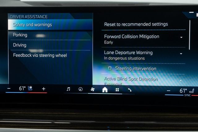 2025 BMW X7 xDrive40i Sports Activity Vehicle - 22932437 - 39