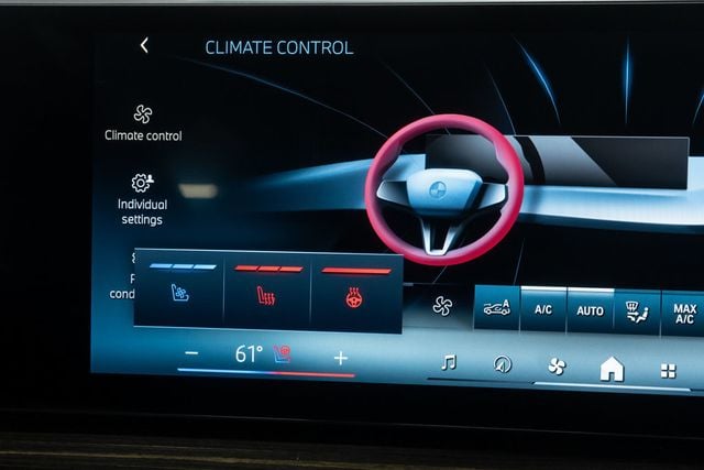 2025 BMW X7 xDrive40i Sports Activity Vehicle - 22932437 - 41