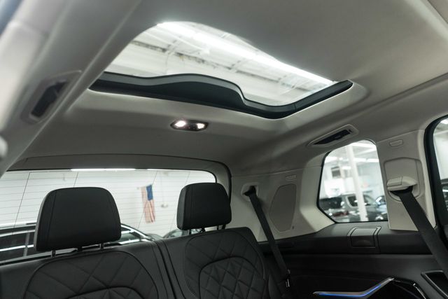 2025 BMW X7 xDrive40i Sports Activity Vehicle - 22941161 - 19