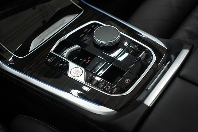 2025 BMW X7 xDrive40i Sports Activity Vehicle - 22941161 - 25