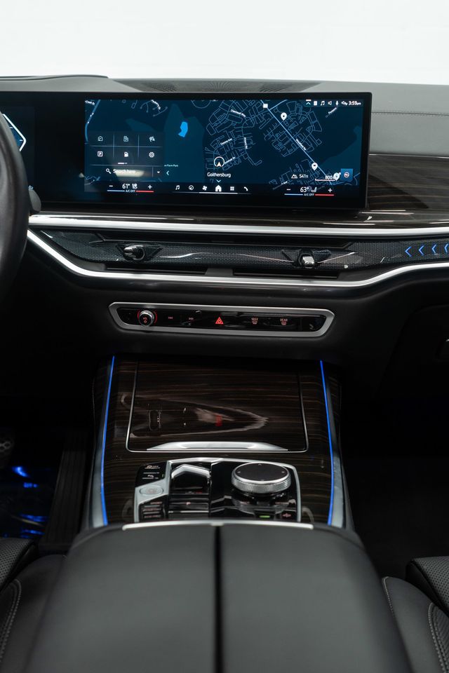 2025 BMW X7 xDrive40i Sports Activity Vehicle - 22941161 - 28