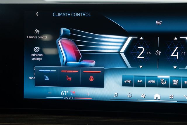 2025 BMW X7 xDrive40i Sports Activity Vehicle - 22941161 - 40