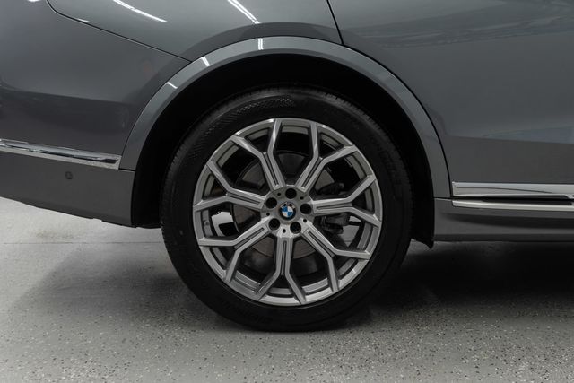 2025 BMW X7 xDrive40i Sports Activity Vehicle - 22941162 - 40