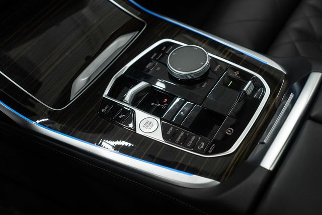2025 BMW X7 xDrive40i Sports Activity Vehicle - 22945399 - 27