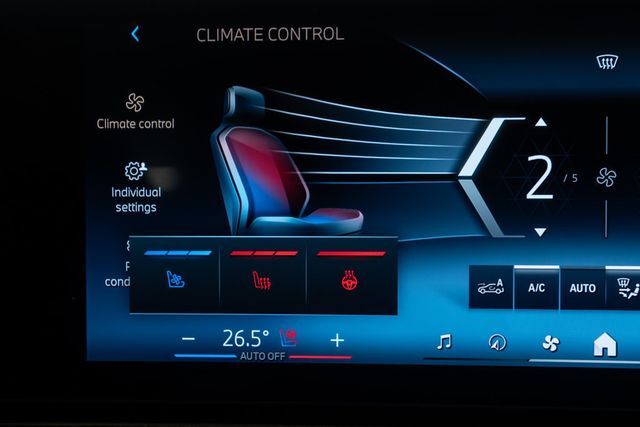 2025 BMW X7 xDrive40i Sports Activity Vehicle - 22949233 - 38