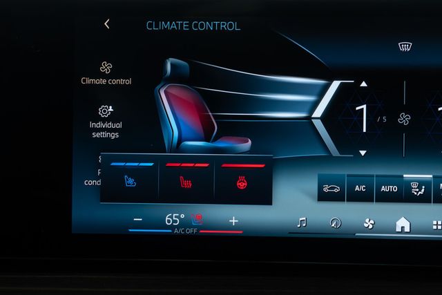 2025 BMW X7 xDrive40i Sports Activity Vehicle - 22951202 - 40