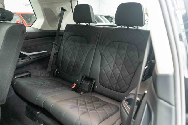 2025 BMW X7 xDrive40i Sports Activity Vehicle - 22974571 - 17