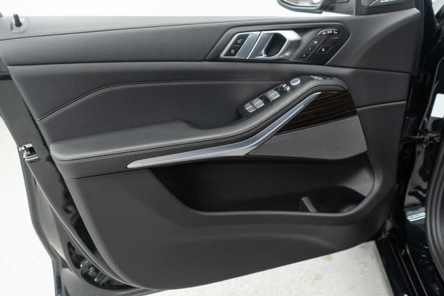 2025 BMW X7 xDrive40i Sports Activity Vehicle - 22974571 - 21