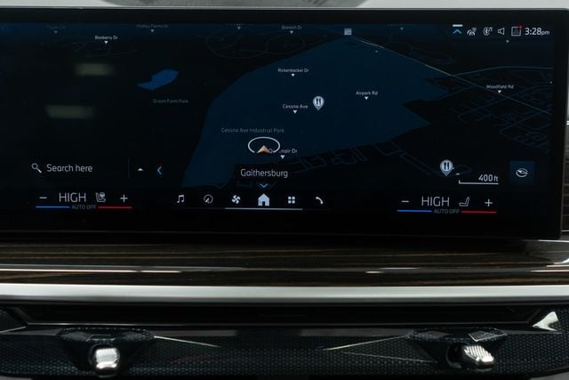 2025 BMW X7 xDrive40i Sports Activity Vehicle - 22974571 - 28