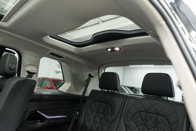 2025 BMW X7 xDrive40i Sports Activity Vehicle - 22976217 - 19