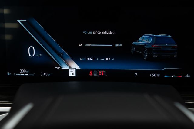 2025 BMW X7 xDrive40i Sports Activity Vehicle - 22976217 - 24