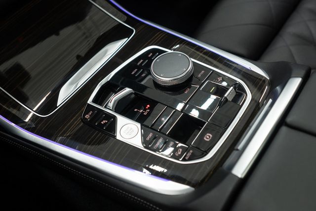 2025 BMW X7 xDrive40i Sports Activity Vehicle - 22976217 - 26