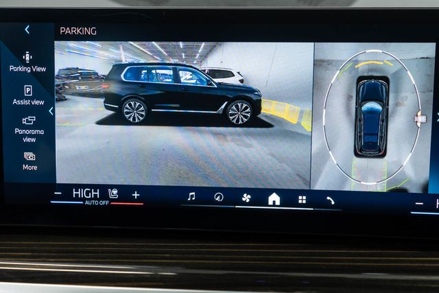 2025 BMW X7 xDrive40i Sports Activity Vehicle - 22976217 - 31