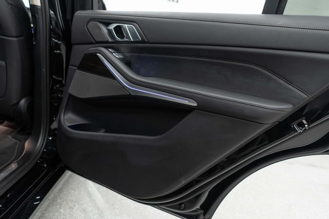 2025 BMW X7 xDrive40i Sports Activity Vehicle - 22976217 - 39