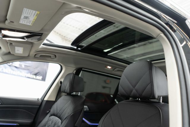 2025 BMW X7 xDrive40i Sports Activity Vehicle - 22976217 - 6