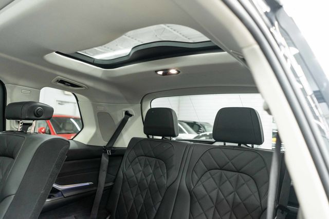 2025 BMW X7 xDrive40i Sports Activity Vehicle - 22979701 - 19