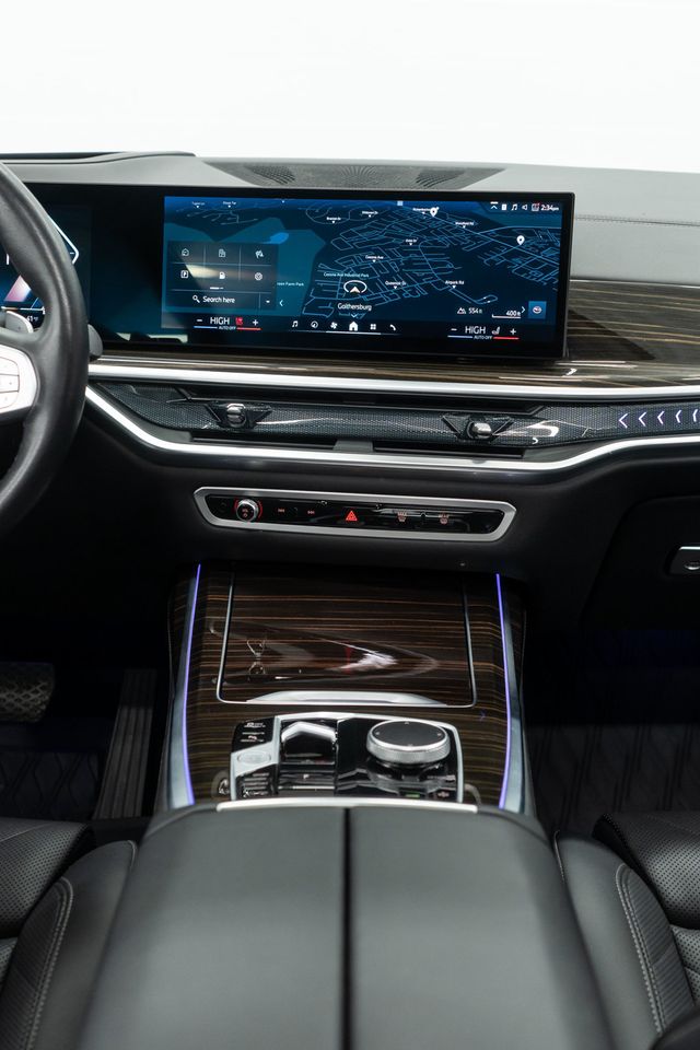 2025 BMW X7 xDrive40i Sports Activity Vehicle - 22979701 - 27