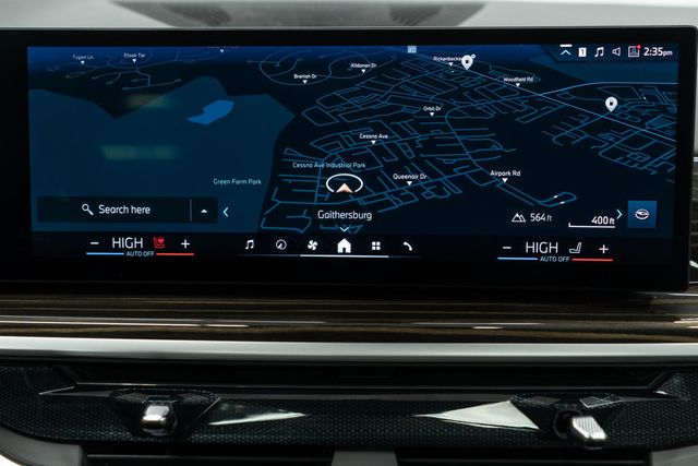 2025 BMW X7 xDrive40i Sports Activity Vehicle - 22979701 - 28