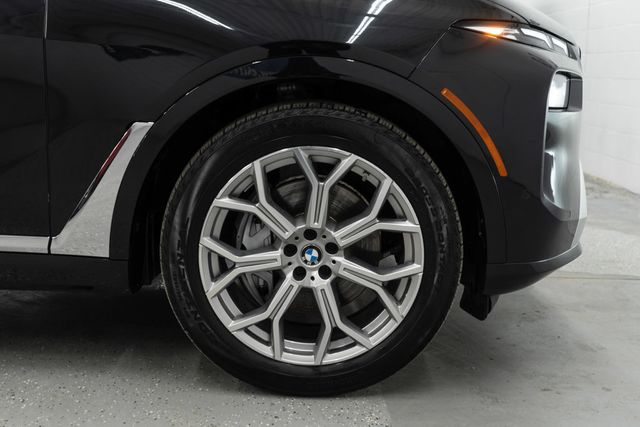 2025 BMW X7 xDrive40i Sports Activity Vehicle - 22979701 - 40