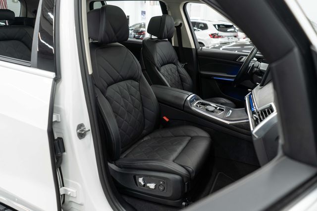 2025 BMW X7 xDrive40i Sports Activity Vehicle - 22992896 - 10