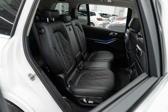 2025 BMW X7 xDrive40i Sports Activity Vehicle - 22992896 - 11